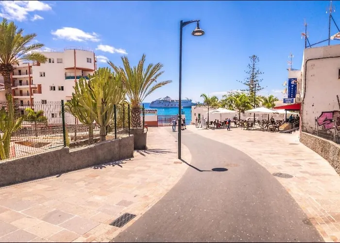 El Carmen In Cristianos * 洛斯克里斯蒂亚诺斯